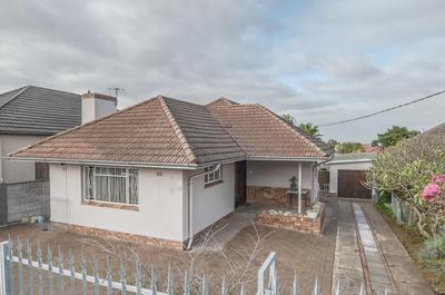 House For Sale in Boston, Bellville