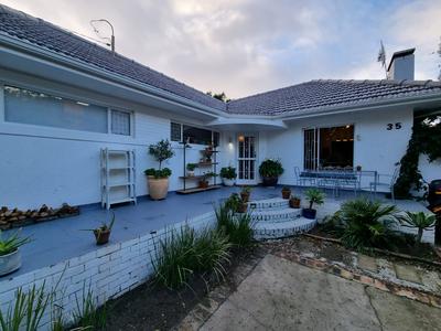 House For Sale in Boston, Bellville