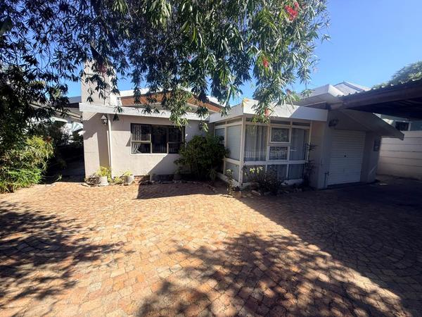 House For Sale in Boston, Bellville